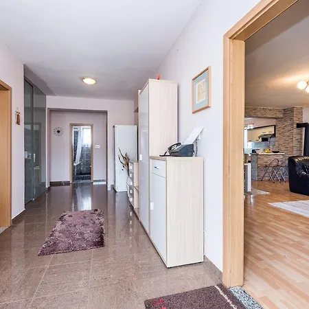 בית הארחה Apartman Vanessa ביבינייה