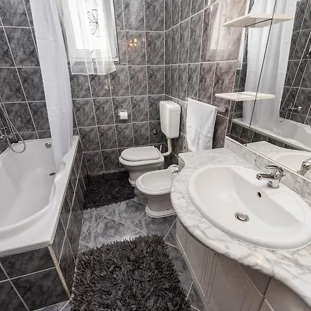 Apartman Vanessa בית הארחה