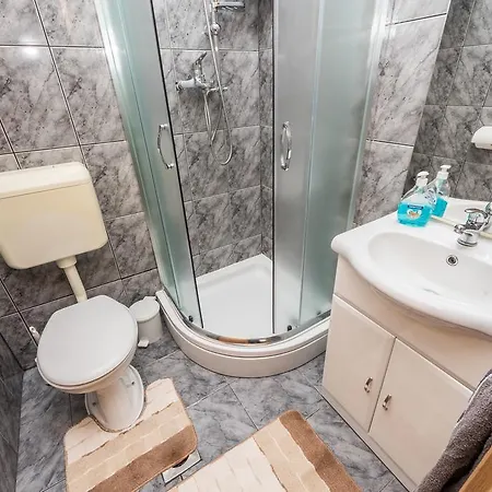 Apartman Vanessa בית הארחה ביבינייה